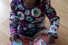 kiara-reading.jpg-nggid018-ngg0dyn-240x160x100-00f0w010c011r110f110r010t010